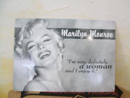 TMM04-29B    Marilyn-Definetely&Woman