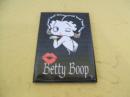 M0906   Ice Box Magnet "Betty Boops-Kiss"